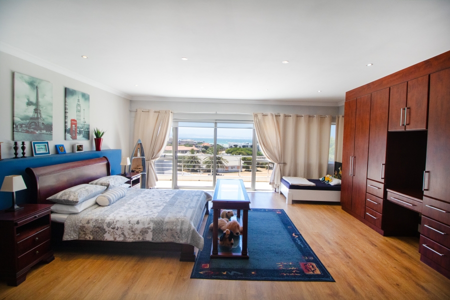 4 Bedroom Property for Sale in C Place Eastern Cape